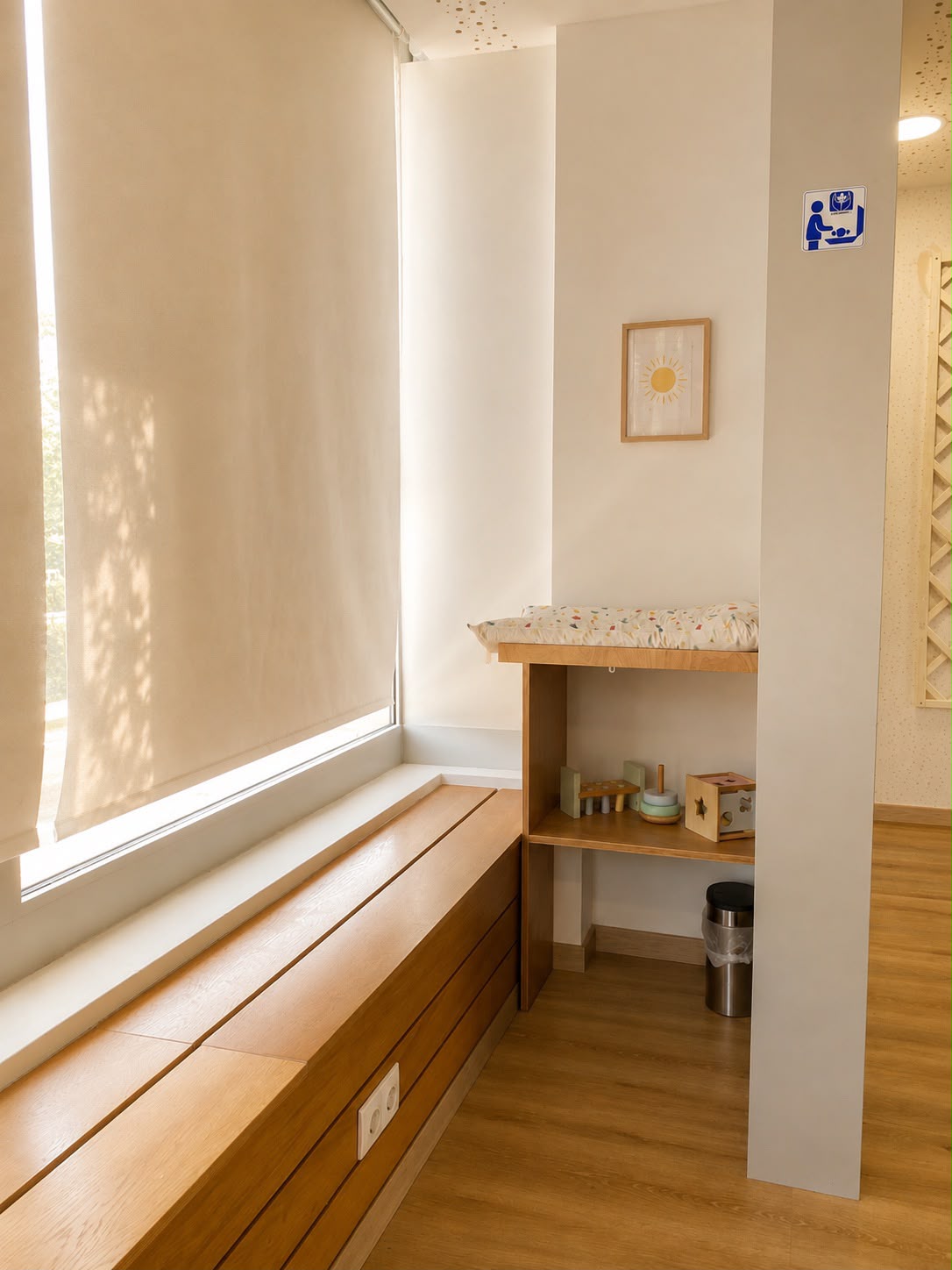 Zona de fraldário, pensada para famílias com bebés